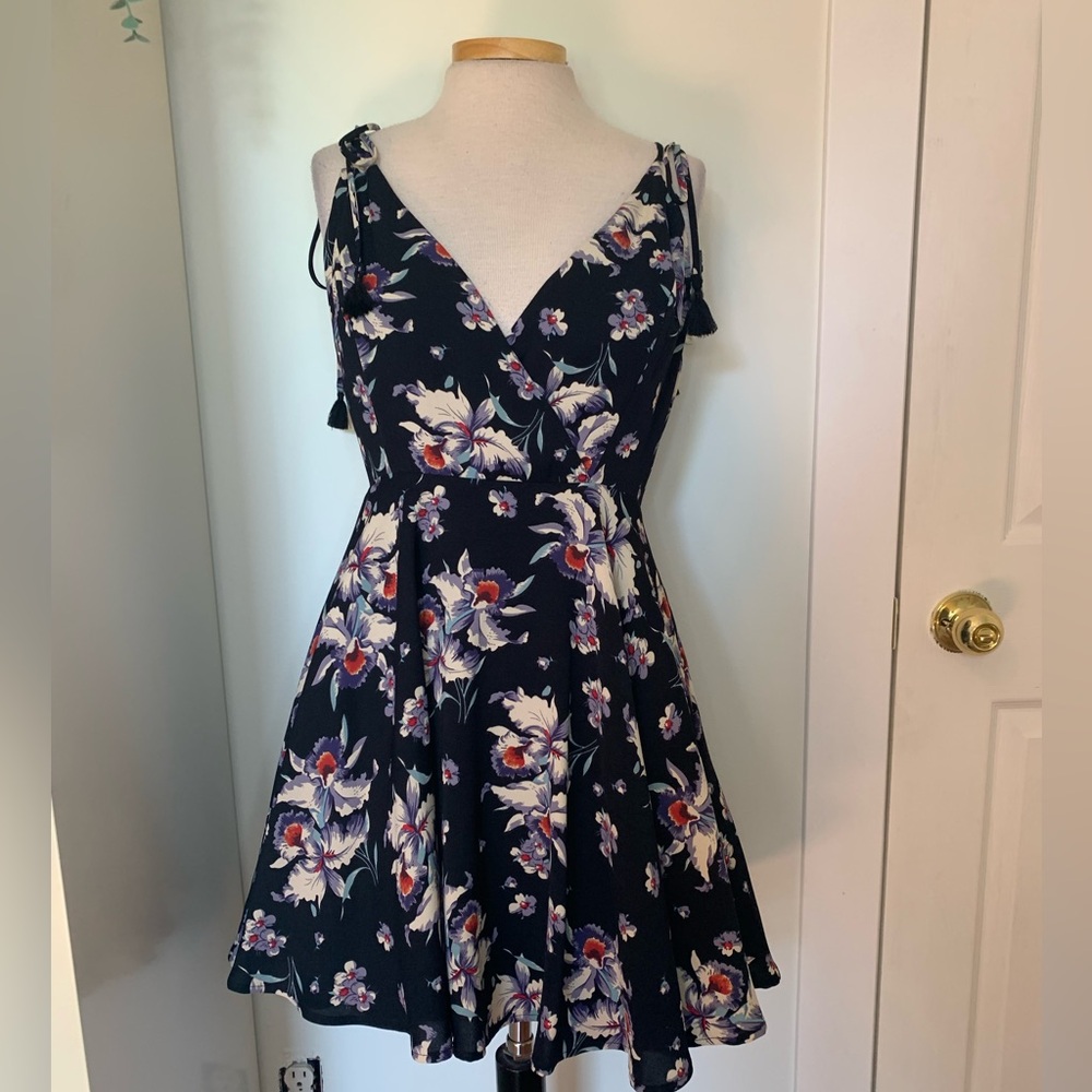 Essue Dress M